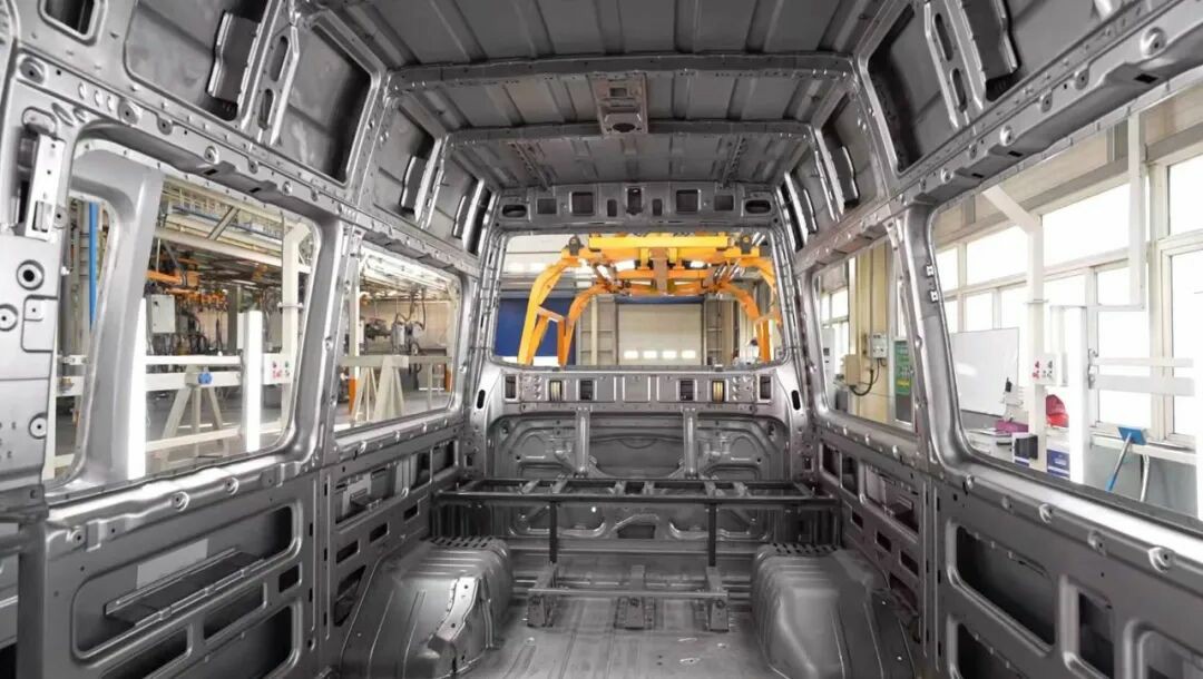 百乐博警力输送车奔赴海南，为自贸港封关构筑安全防线