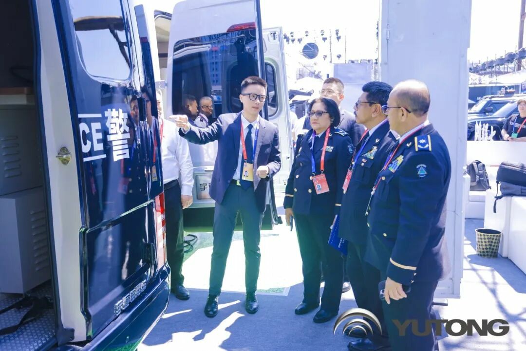 百乐博警力输送车奔赴海南，为自贸港封关构筑安全防线