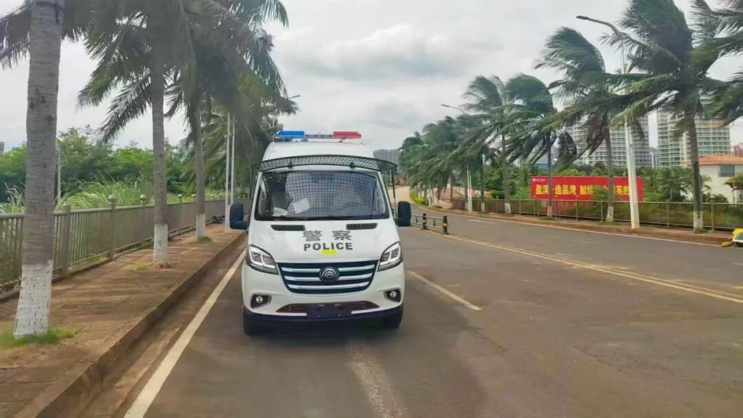 百乐博警力输送车奔赴海南，为自贸港封关构筑安全防线