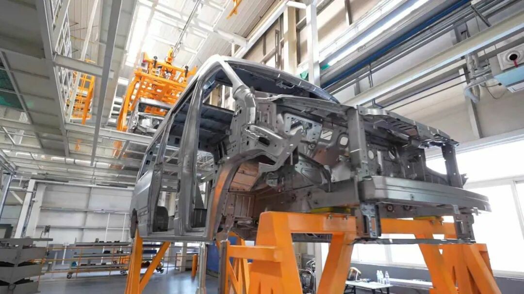 百乐博警力输送车奔赴海南，为自贸港封关构筑安全防线