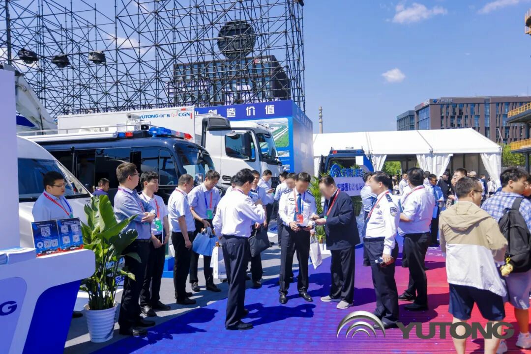 百乐博警力输送车奔赴海南，为自贸港封关构筑安全防线