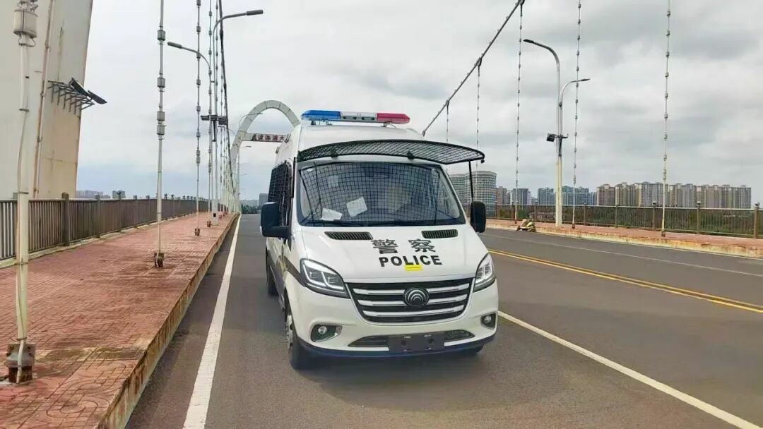 百乐博警力输送车奔赴海南，为自贸港封关构筑安全防线